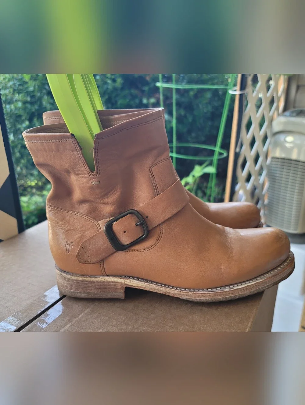 NWOT. Frye Women's Veronica Flex Tan Leather Booties. Size 8